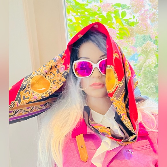 Pretty Scarf - Picture 3 of 4